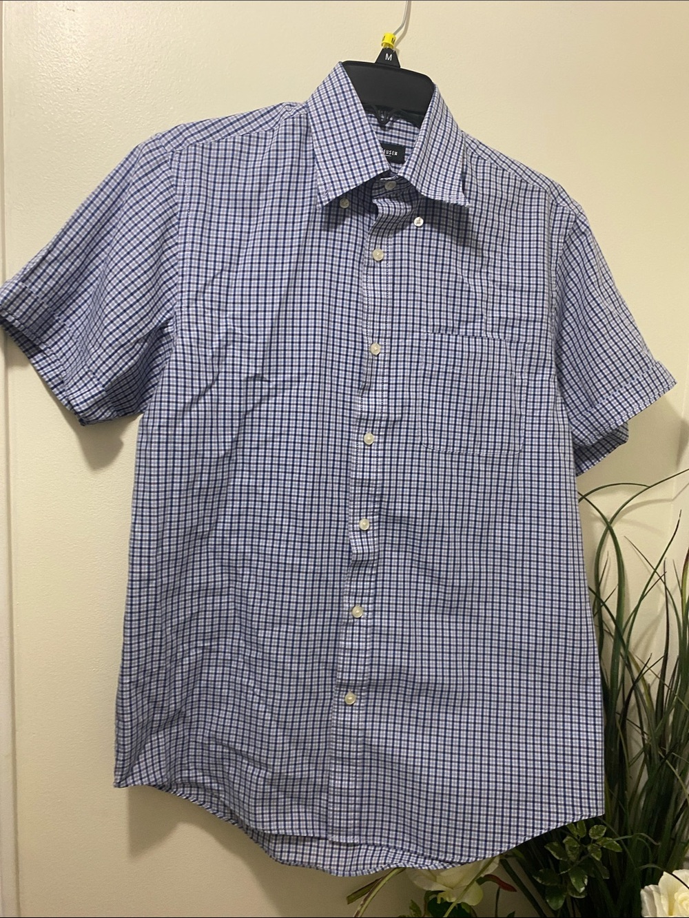 Van Heusen Short-Sleeve Button-Down Check Shirt in Blue and White